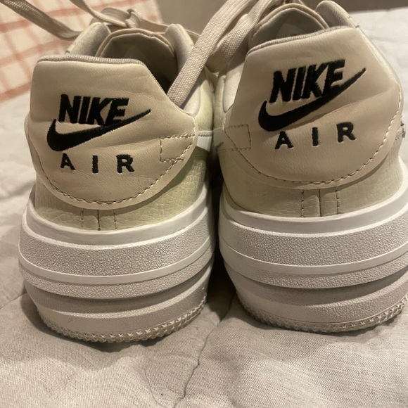 Nike Air Force 1 Sneakers - Picture 6 of 9